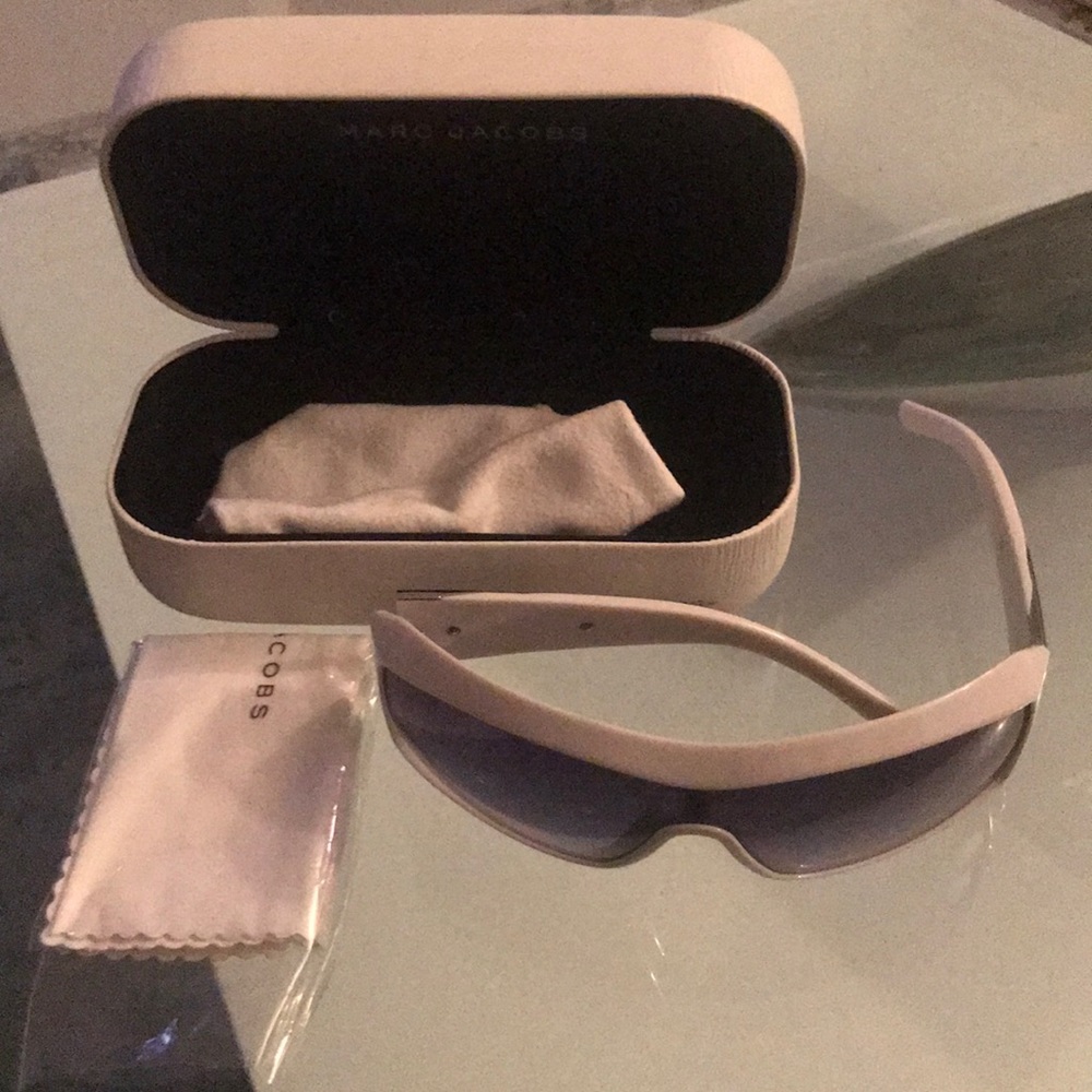 Brand new Marc Jacob white sunglasses box & wipe